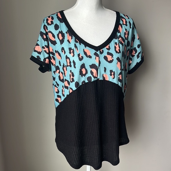 5/$25 Cinnie Top - Picture 2 of 12